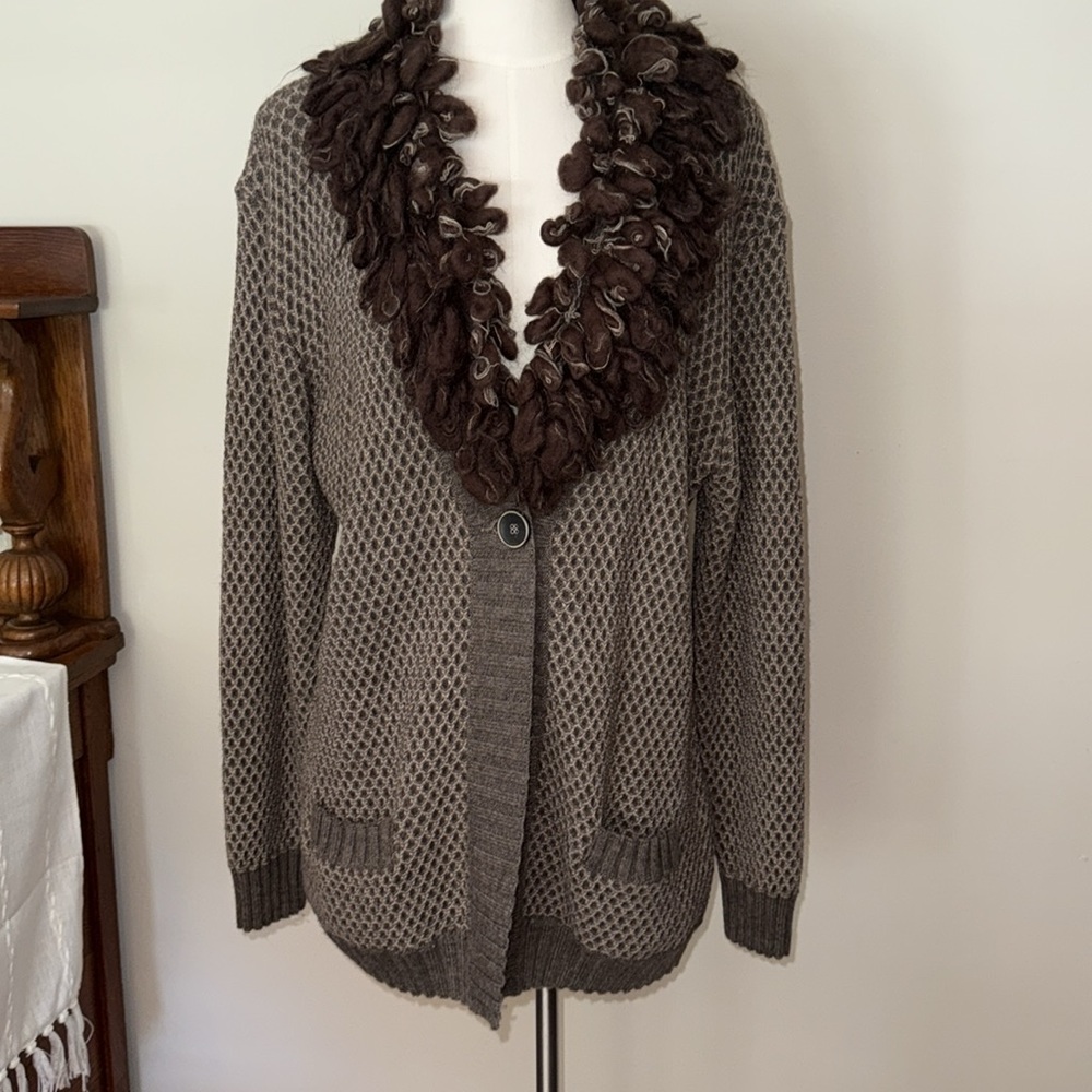 Gaia Life Vintage Sweater. Size 50. Unique look and gently worn.